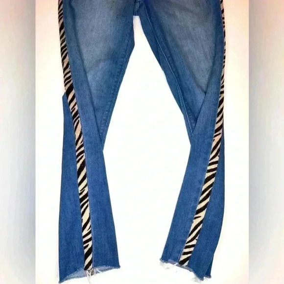 Express Women’s Barely Boot Mid Rise Jeans Size- 6 Regular - Picture 8 of 13